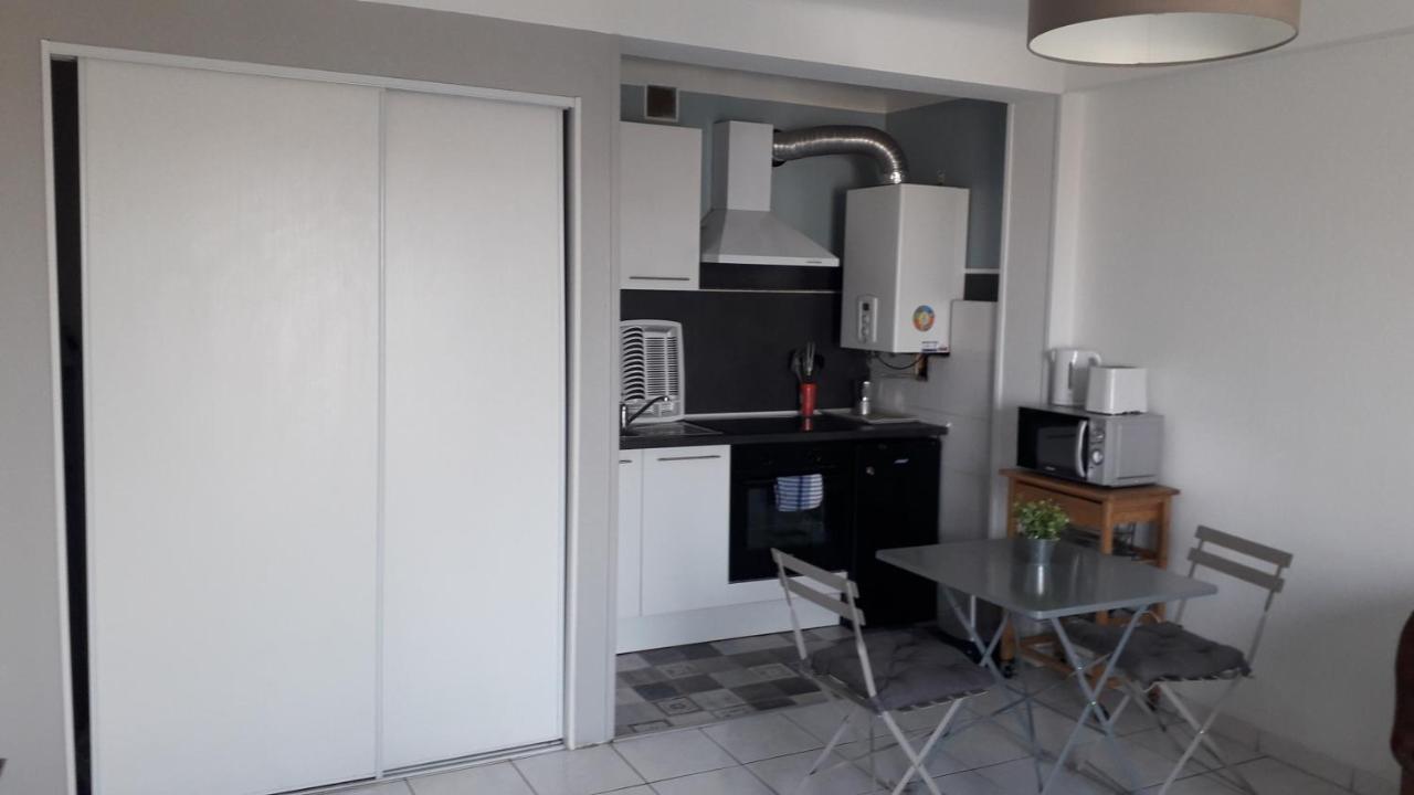 Residence D'Anjou - Grand Studio Avec Balcon Et Parking Privatif Perpignan Kültér fotó