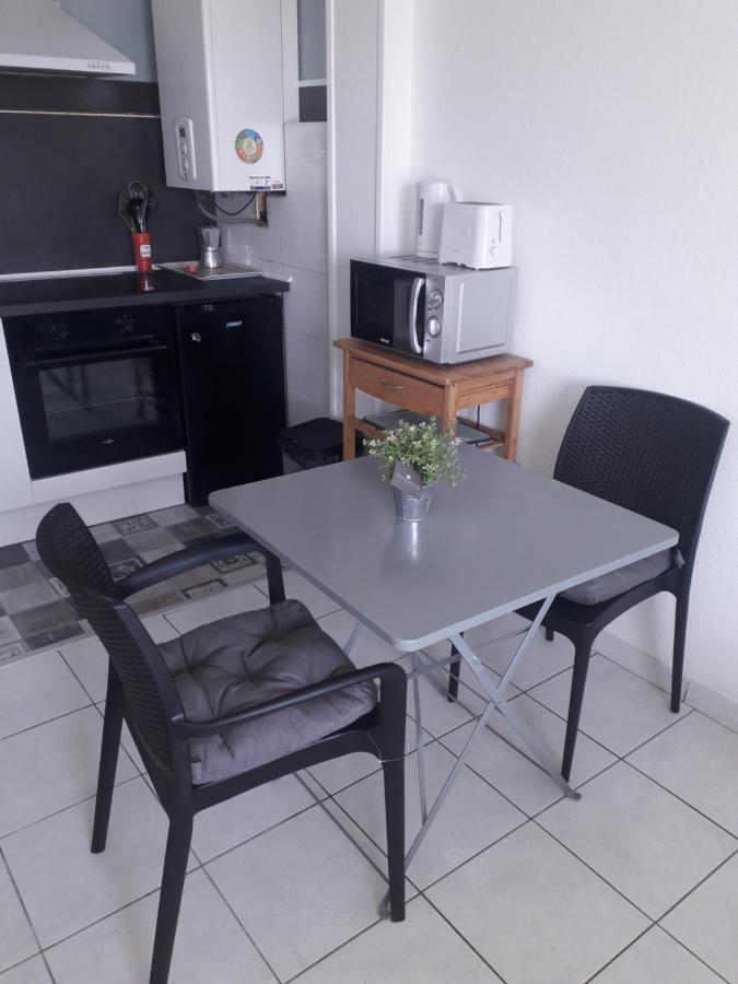 Residence D'Anjou - Grand Studio Avec Balcon Et Parking Privatif Perpignan Kültér fotó