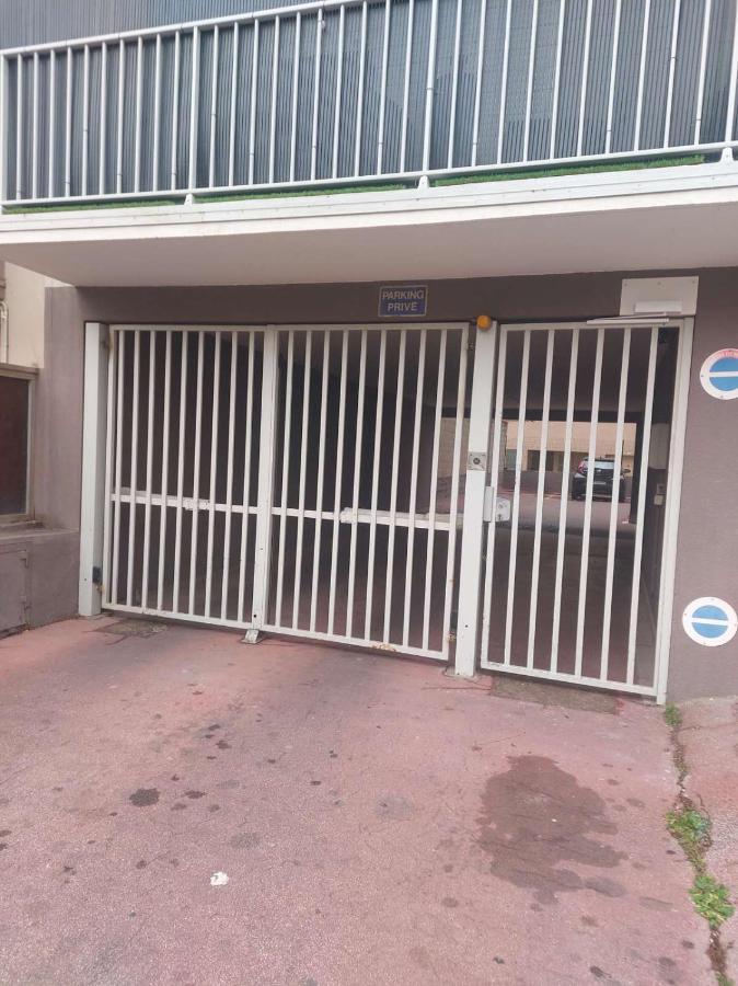 Residence D'Anjou - Grand Studio Avec Balcon Et Parking Privatif Perpignan Kültér fotó